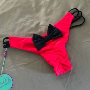 NWT Beach Babe Tonga style bikini bottoms